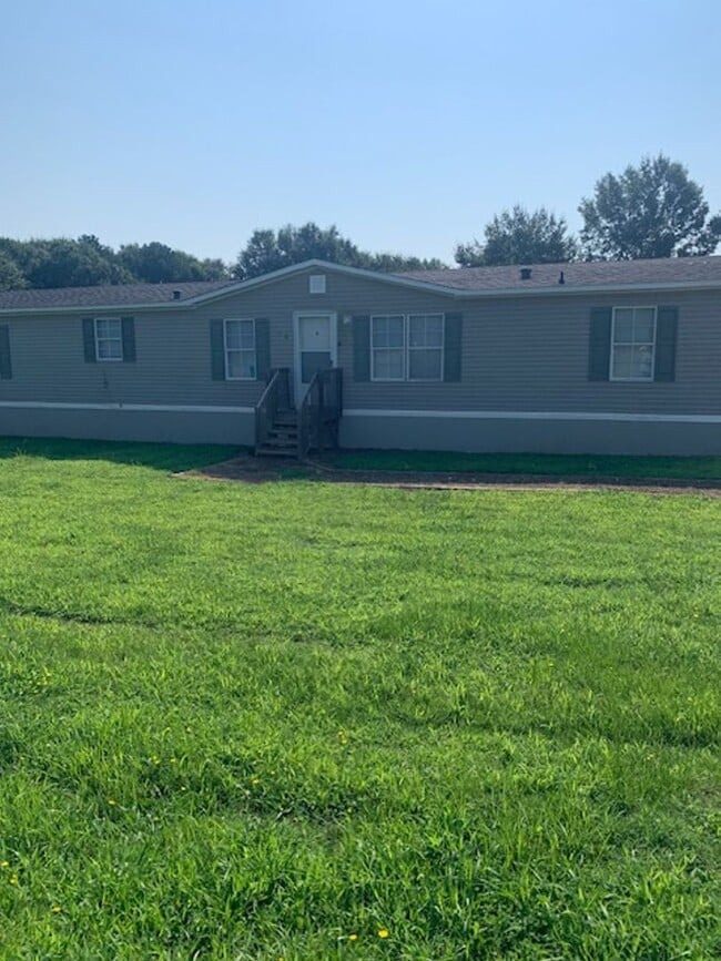 Building Photo - 259 Casual Dr