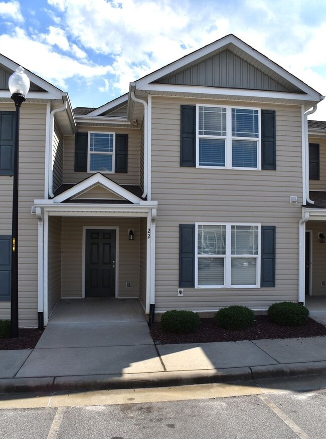 Building Photo - MOVE IN SPECIAL!!! $200 OFF FIRST MONTHS RENT Rental