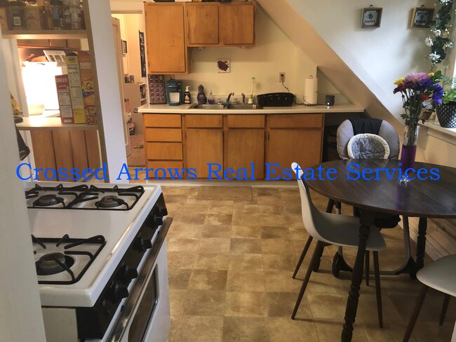 Photo - 2020 Maxwell Ave