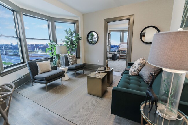 Photo - 616 Niagara St