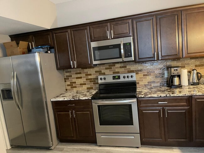 Photo - 362 Hosack St