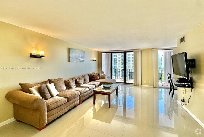 Building Photo - 2401 S Ocean Dr Rental