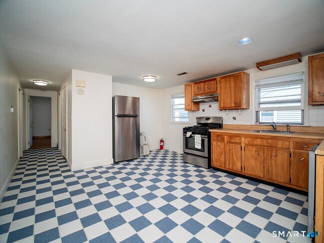 38 Landin St Unit 2nd Floor