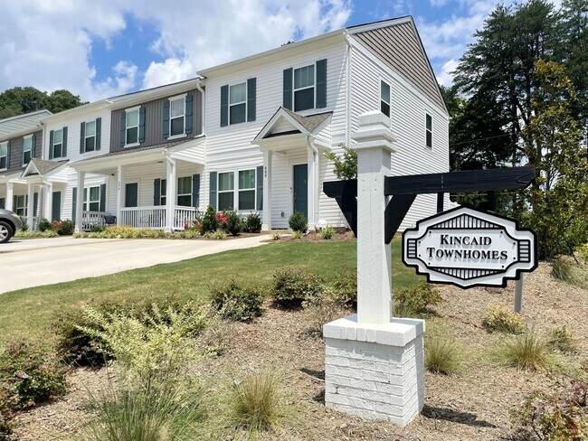 3 Bedroom 2.5 bathroom Townhome Jake Alexa... - 3 Bedroom 2.5 bathroom Townhome Jake Alexa...