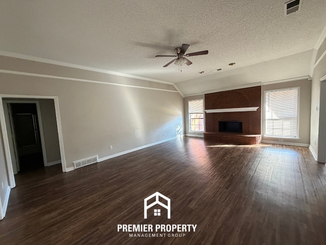 Photo - 6351 Oak Walk Ln