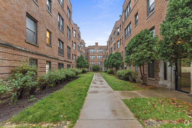 Building Photo - 1362 W Estes Ave Unit 69-3J Rental