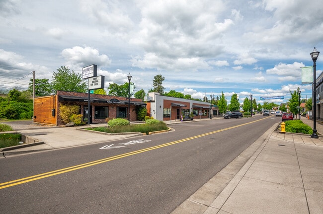 Photo - 12525 SW Main St