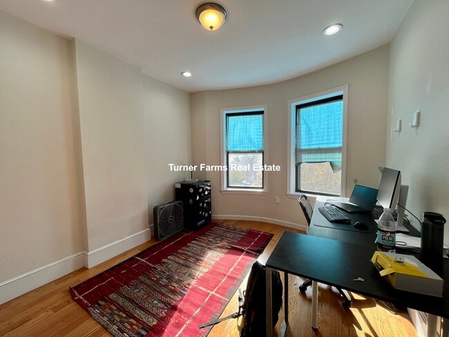 Photo - 179 Northampton St Unit 4