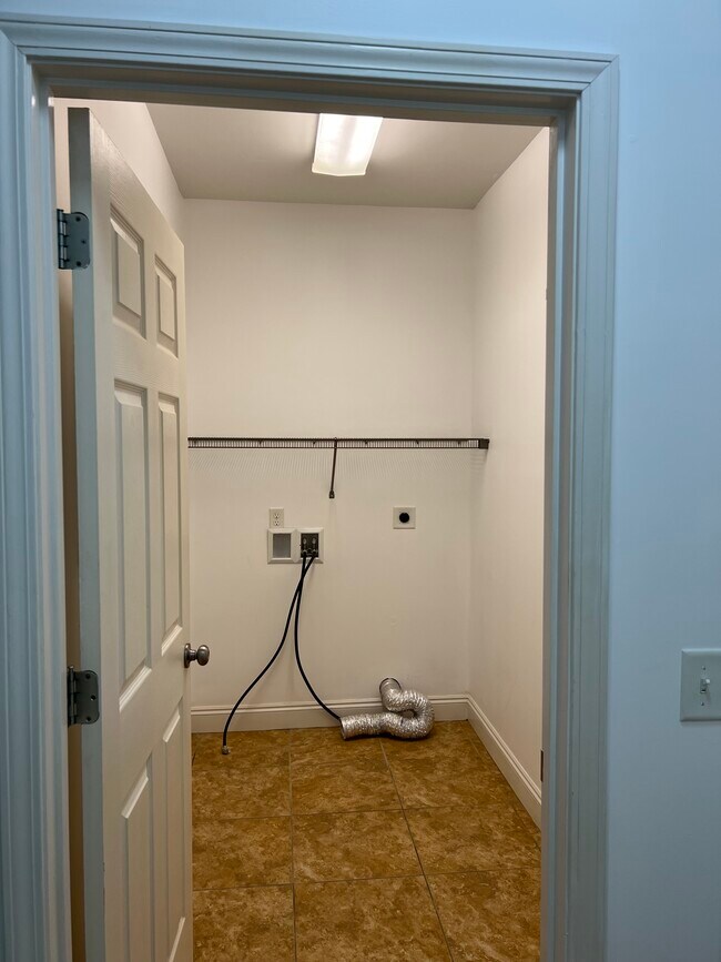 Photo - 2217 Brooke St