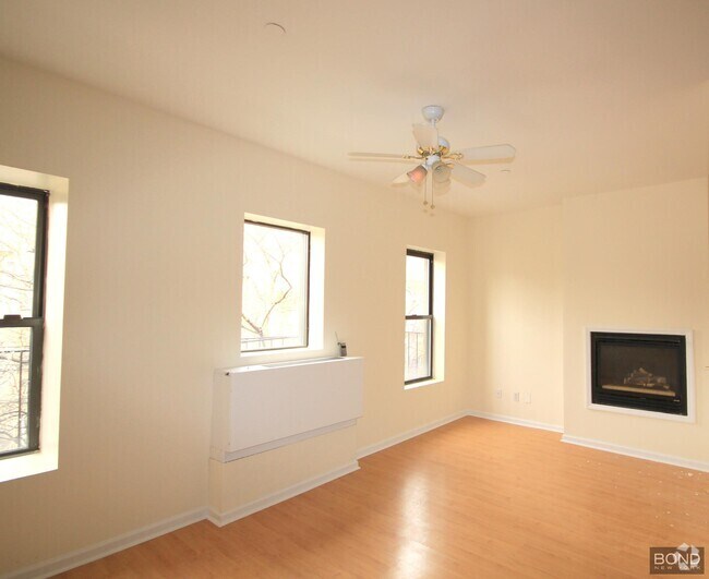 Building Photo - 342 W 47th St Unit 5F Rental