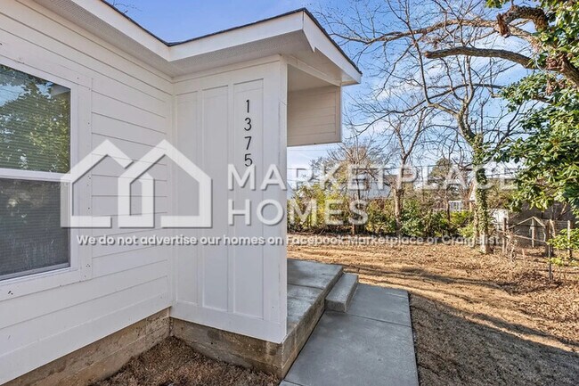 Photo - 1375 Cooper St