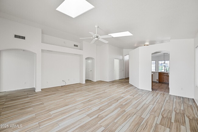 Photo - 2535 E Parkside Ln