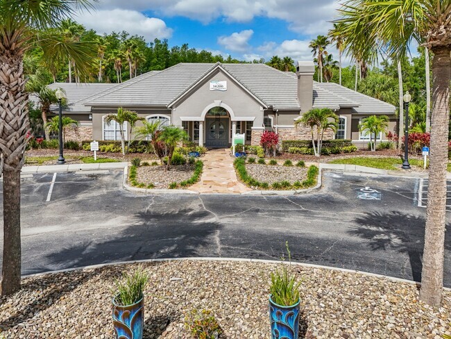 Building Photo - The Parkway at Hunters Creek Rental