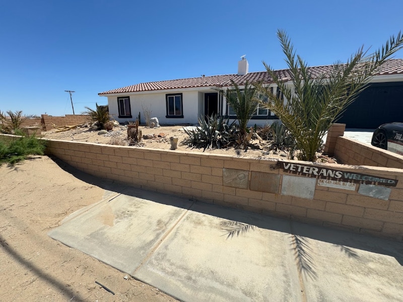 Photo - 1505 N Marina Dr House