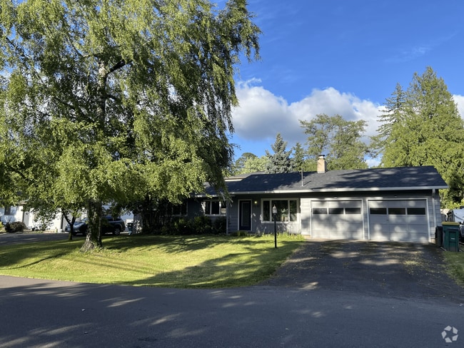 Building Photo - 9210 SW 74th Ave Rental