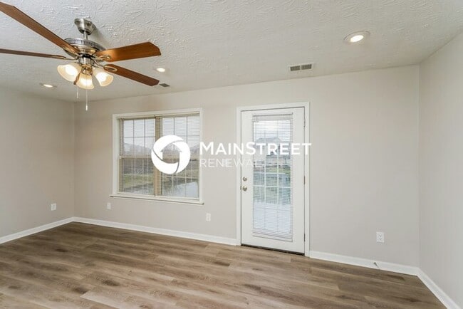 Photo - 3 Bedroom Pet-Friendly Home in Nicholasville, KY with Main Street Renewal