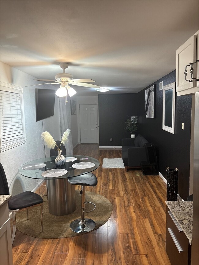 Photo - 2201 Nettleton St