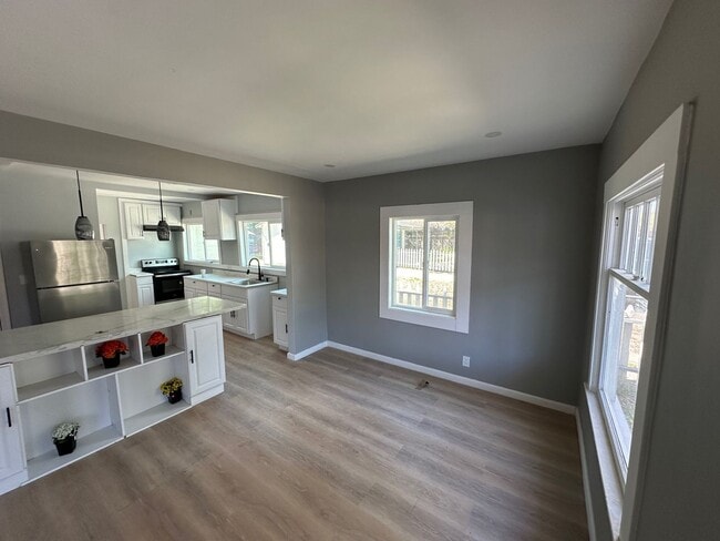 Photo - 135 Market St