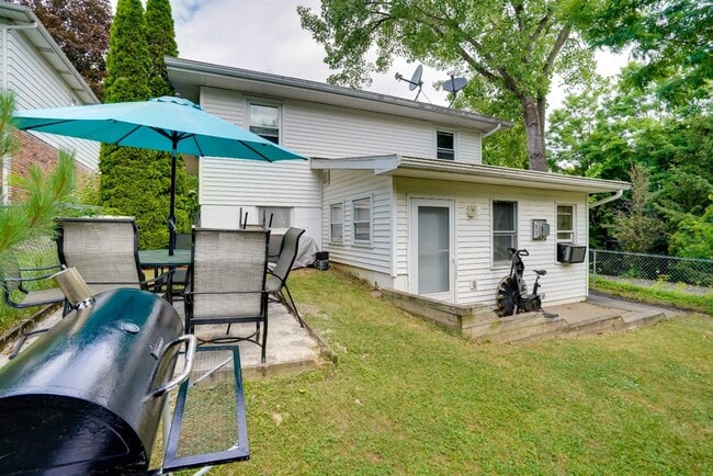 Photo - 429 W Lawrence St