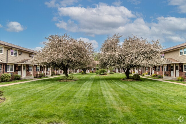Exterior - Norfield Commons Condominiums
