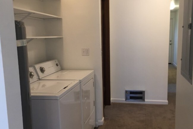 Photo - Golden View Apartments