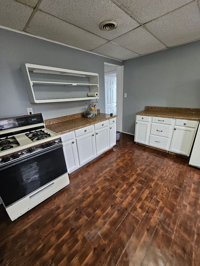 Photo - Upper 3 bedroom unit