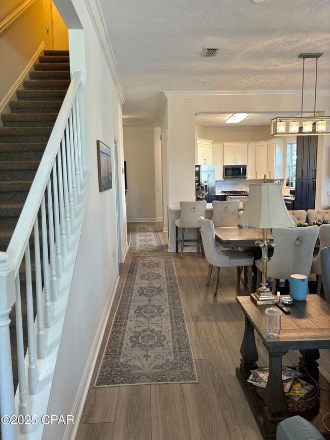 Photo - 2115 Country Club Dr