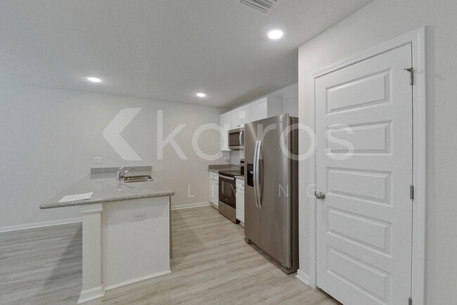 Photo - 389 Monarch Ln