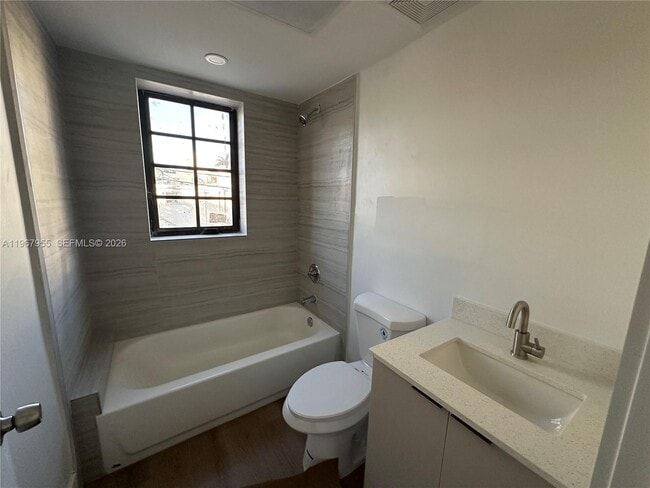 Photo - 1619 Jefferson Ave Unit 8