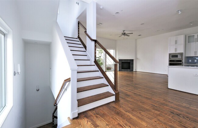 Photo - 5711 Kansas St