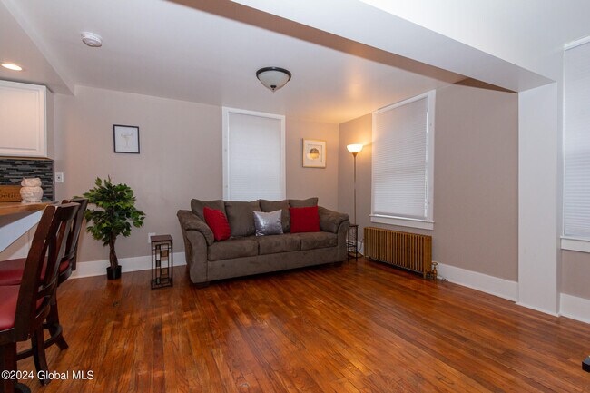 Photo - 461 N Main St Unit 1