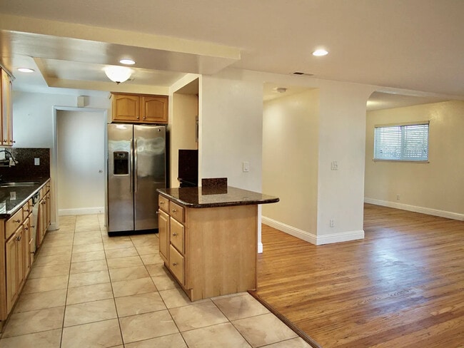 Photo - 1367 Oslo Ln