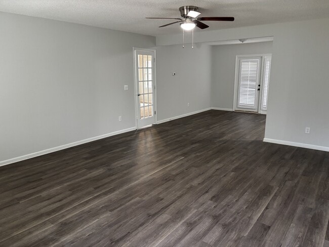 Photo - 532 Kenton Dr