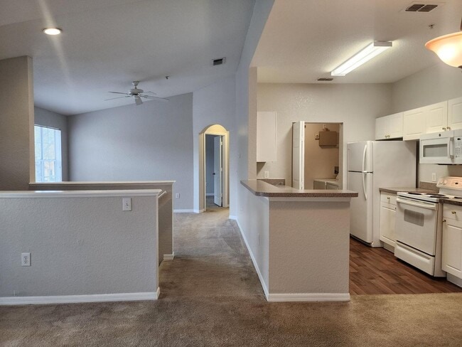 Photo - CP 7-202 TPPM RENTAL Unit Crescent Place 7-202