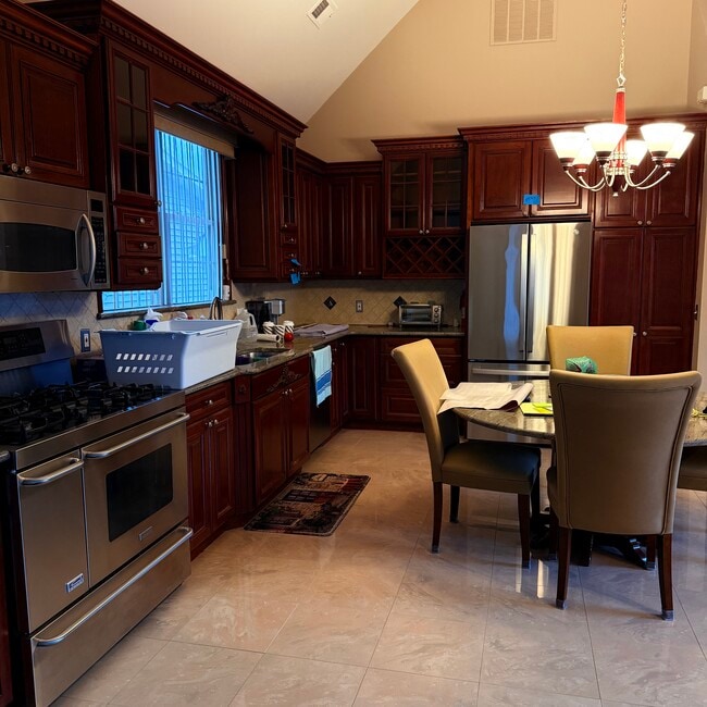 Chef's Kitchen - 424 Page Ave