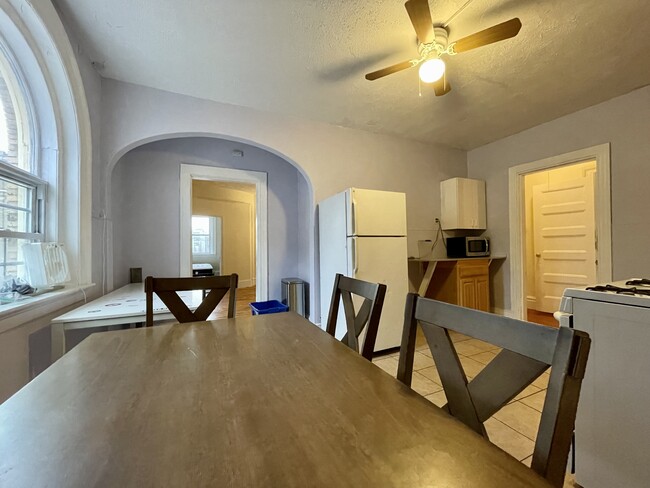 Photo - 186 Naples Rd Unit 3