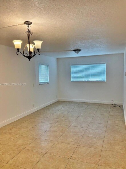 Photo - 550 SW 2nd Ave Unidad 1210