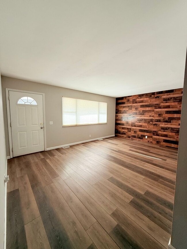 Photo - 3 Bedroom Home for rent in Florissant