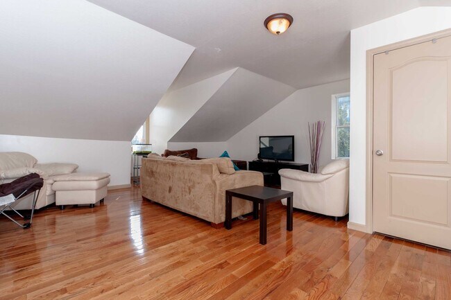 Photo - 124 S 12th St Unit 2