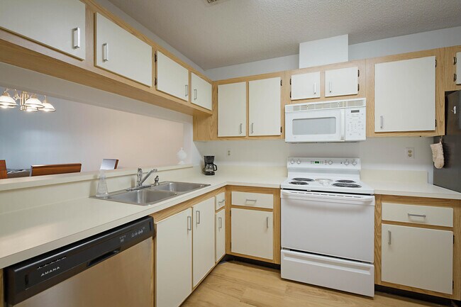 Photo - 903 Harbour Pointe Way