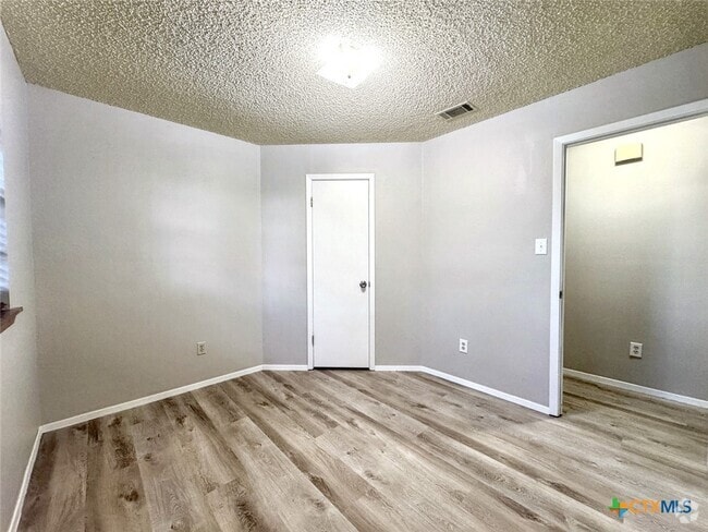 Building Photo - 501 Ridge Dr Rental