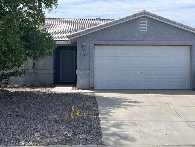 Building Photo - 2 BR 2Ba Home with YARD, Garage, close to Hwy 95 Fort Mohave
