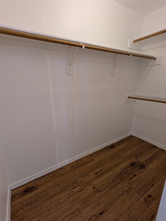 Building Photo - 15938 Timber Run Dr