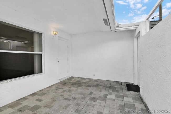13978 Folkestone Cir