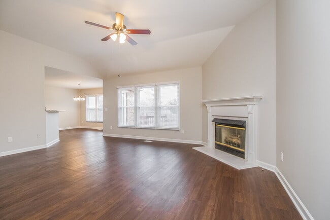 Photo - 5333 Roxborough Pass