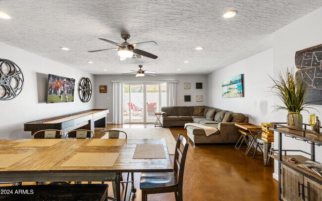 7702 E Verde Ln