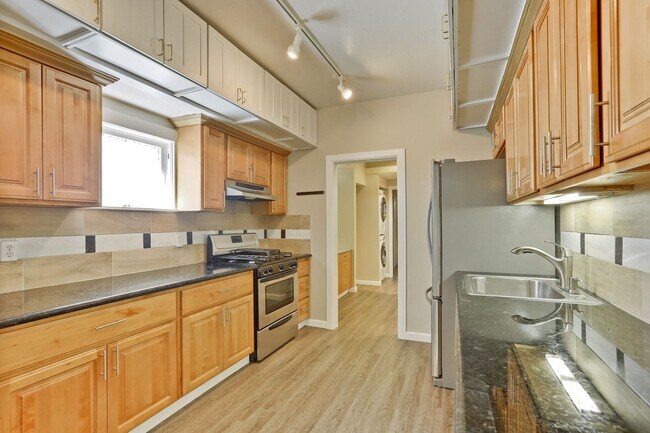 Photo - 1425 Walnut St Unit Lower