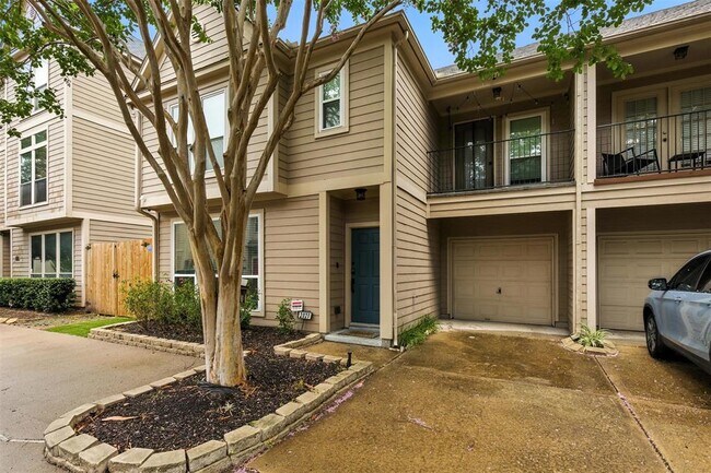 Photo - 2020 Bailey St Condo