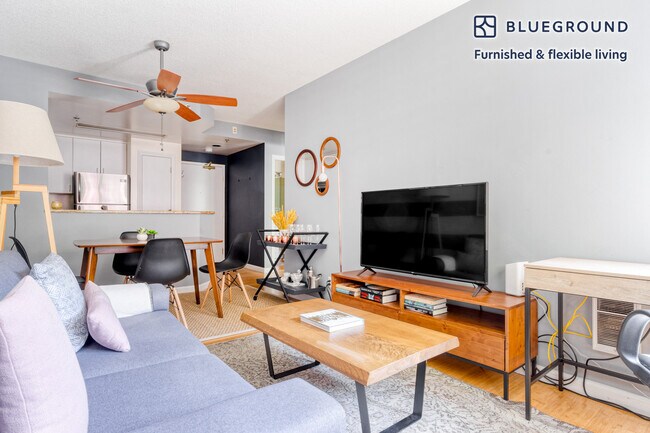 Photo - 240 Lombard St Unidad FL2-ID913