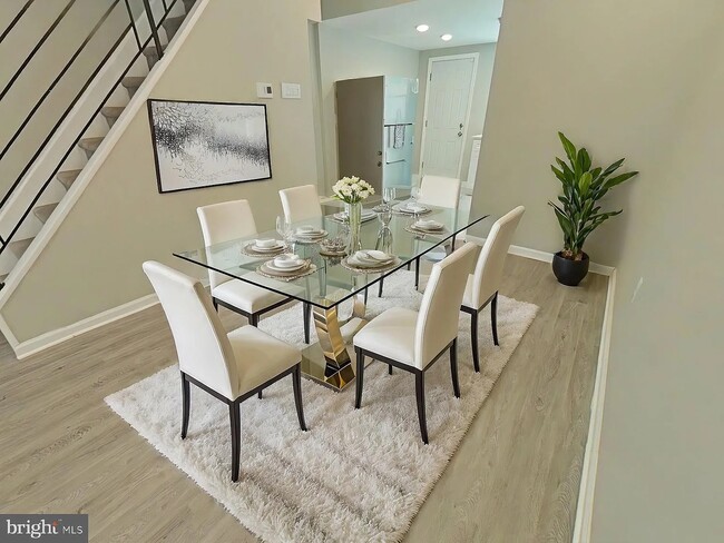 Photo - 1737 N Stillman St